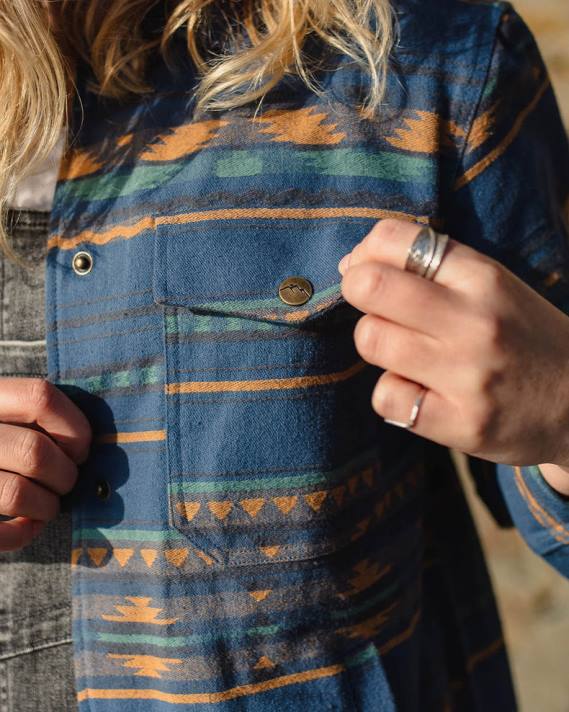 Passenger Frauen Ontario Overshirt mit Geomuster aus dunklem Denim 0BP2900 woclothing Denim