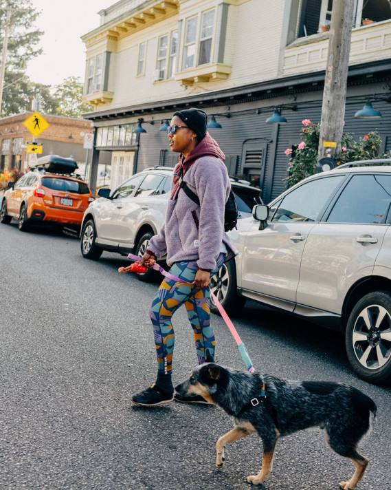 Passenger Frauen Frischluft-Recycling-Leggings mit tiefblauem Tarnmuster 0BP2863 woclothing Blau