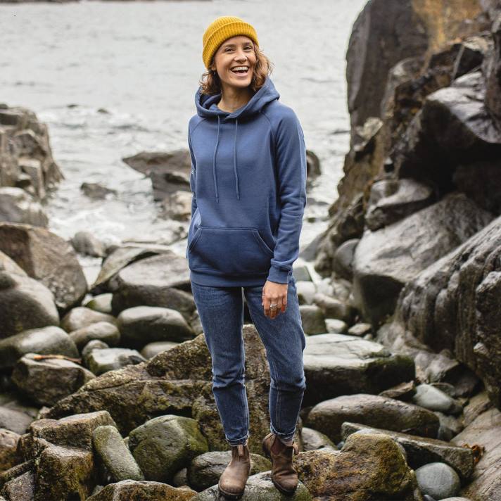 Passenger Frauen Big Leaf Recycling-Hoodie aus dunklem Denim 0BP2746 woclothing Denim