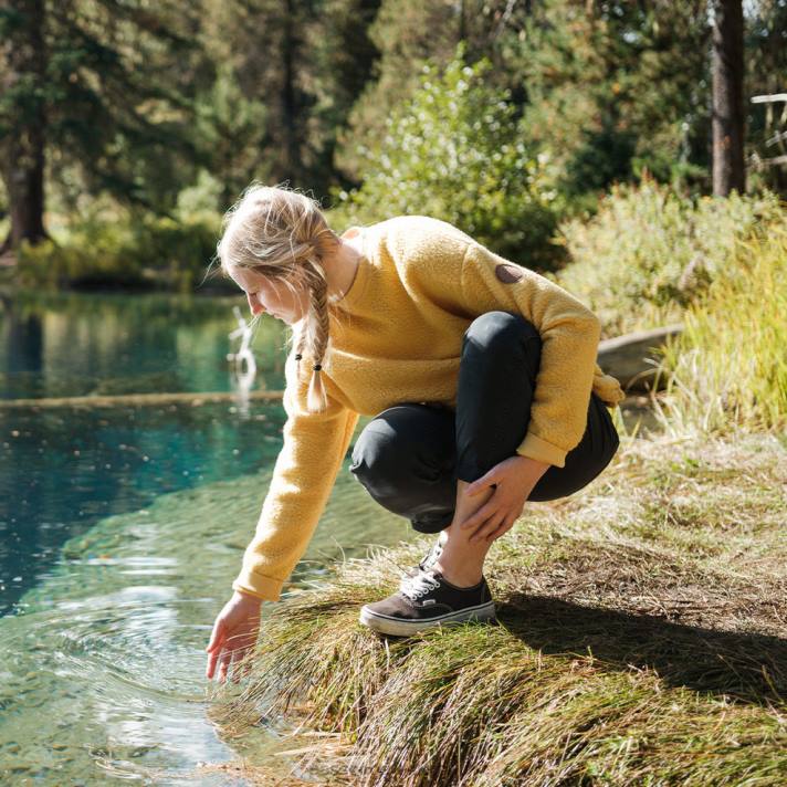 Passenger Frauen Ivy-Sweatshirt aus recyceltem Sherpa in Ockergelb 0BP2697 woclothing Gelb