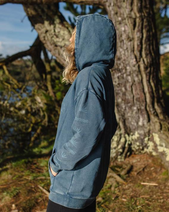 Passenger Frauen Roamers and Seekers – Oversize-Hoodie aus recycelter Baumwolle in dunklem Denim 0BP2711 woclothing Denim