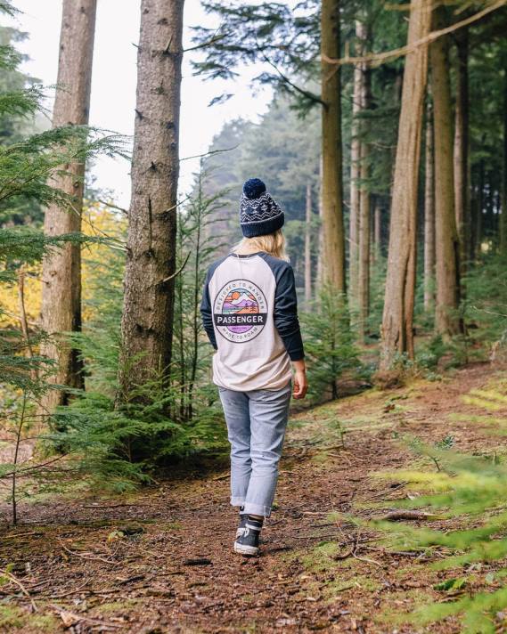 Passenger Frauen Wilds übergroßes Langarm-T-Shirt aus recycelter Baumwolle in tiefem Marineblau 0BP2869 woclothing Marine