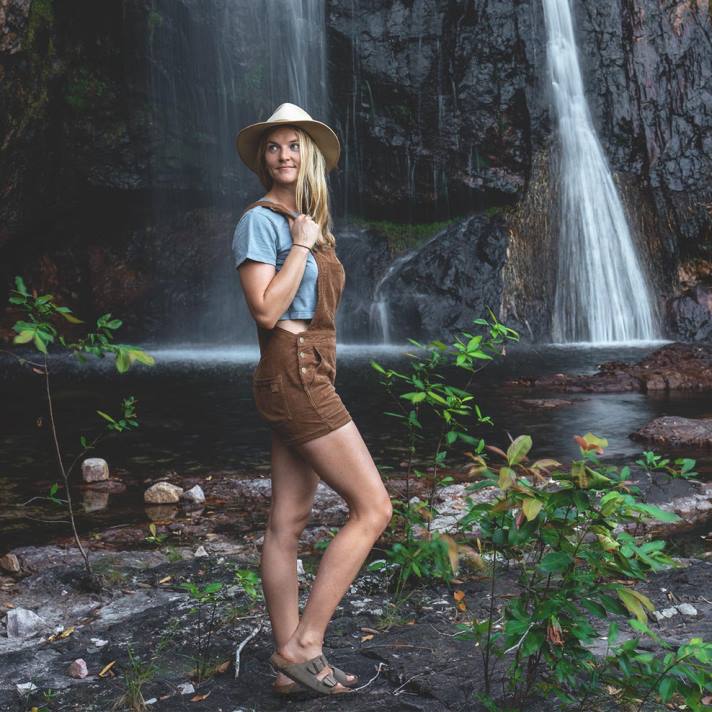 Passenger Frauen Roamologist Latzhose aus recyceltem Cord, Kokosnuss 0BP2942 woclothing Kokosnuss