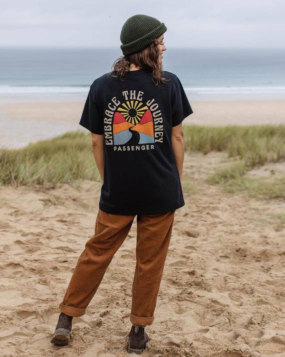 Passenger Frauen Umarmen Sie die Reise – übergroßes T-Shirt aus recycelter Baumwolle in Schwarz 0BP2987 woclothing Schwarz