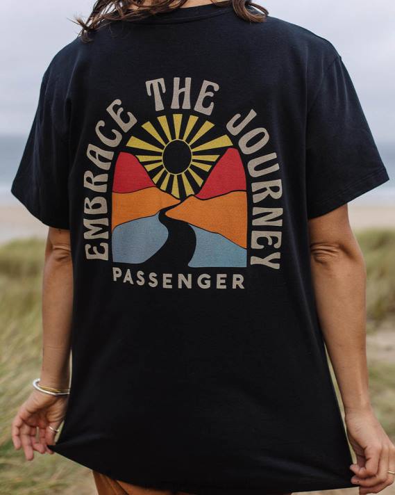 Passenger Frauen Umarmen Sie die Reise – übergroßes T-Shirt aus recycelter Baumwolle in Schwarz 0BP2987 woclothing Schwarz