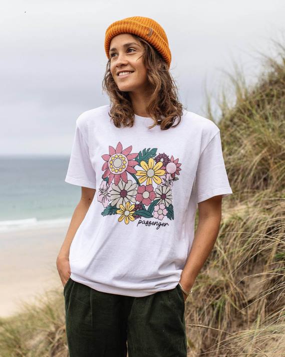 Passenger Frauen Weißes, übergroßes T-Shirt aus recycelter Baumwolle mit Blumenblütenmuster 0BP2989 woclothing Weiß