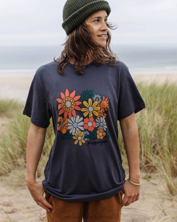 Passenger Frauen Übergroßes T-Shirt aus recycelter Baumwolle mit Blumenblütenmuster in Anthrazit 0BP2990 woclothing Holzkohle
