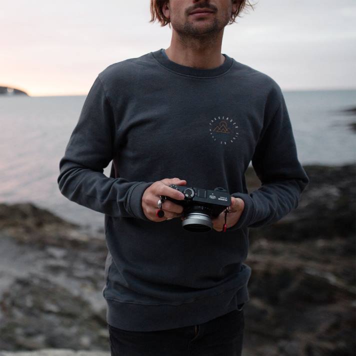 Passenger Männer Eskapismus-Recycling-Sweatshirt in verblasstem Schwarz 0BP2100 Kleidung Schwarz