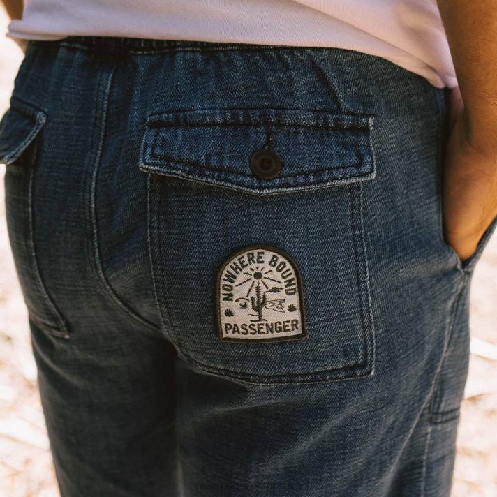 Passenger Männer Pine-Jeansshorts aus Bio-Baumwolle, gewaschener Denim 0BP2304 Kleidung Denim