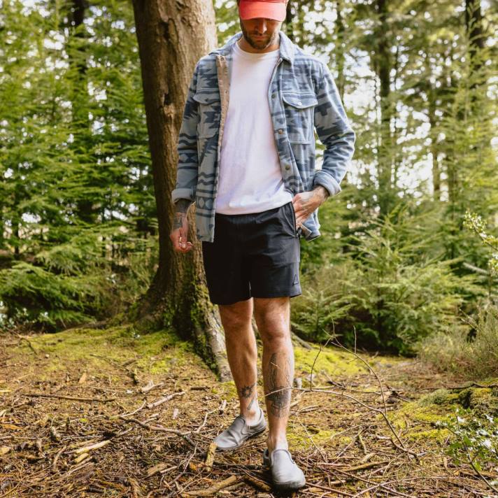 Passenger Männer Traveler Organic Allzweck-Shorts in Schwarz 0BP2276 Kleidung Schwarz