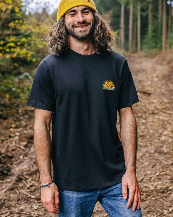 Passenger Männer Brews & Views T-Shirt x Brewgooder schwarz 0BP2348 Kleidung Schwarz