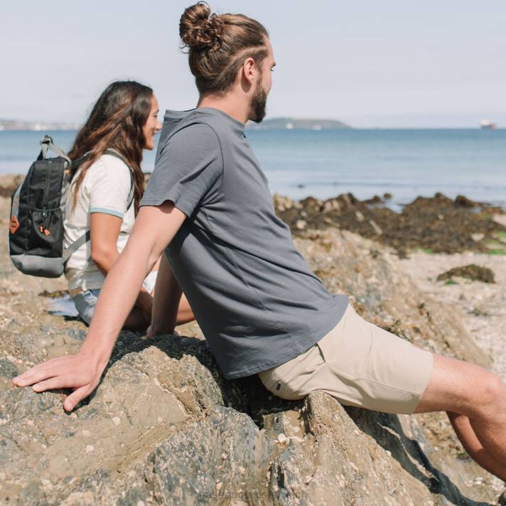 Passenger Männer Guided T-Shirt aus recycelter Baumwolle in verblasstem Schwarz 0BP2377 Kleidung Schwarz