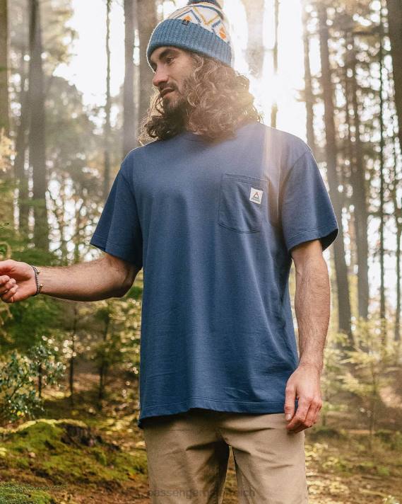 Passenger Männer Heritage-T-Shirt aus recycelter Baumwolle mit Tasche in dunklem Denim 0BP2346 Kleidung Denim