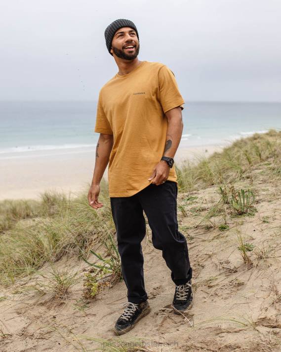 Passenger Männer Made to Roam T-Shirt aus recycelter Baumwolle in staubigem Ocker 0BP2360 Kleidung Ocker