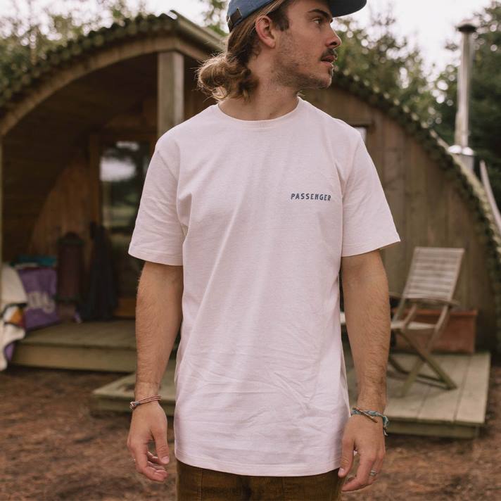 Passenger Männer Social Club T-Shirt aus recycelter Baumwolle Birke 0BP2382 Kleidung Birke