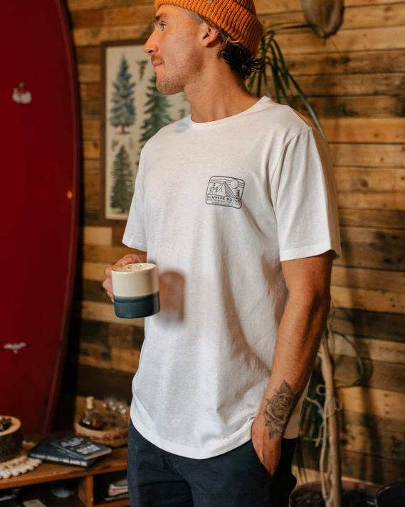 Passenger Männer nirgendwo gebundenes T-Shirt aus recycelter Baumwolle in Weiß 0BP2347 Kleidung Weiß