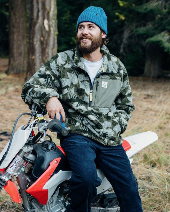 Passenger Männer Offroad-Recycling-Hochflor-Sherpa-Fleece mit Tannenbaum-Camouflagemuster 0BP241 Kleidung Tarnung