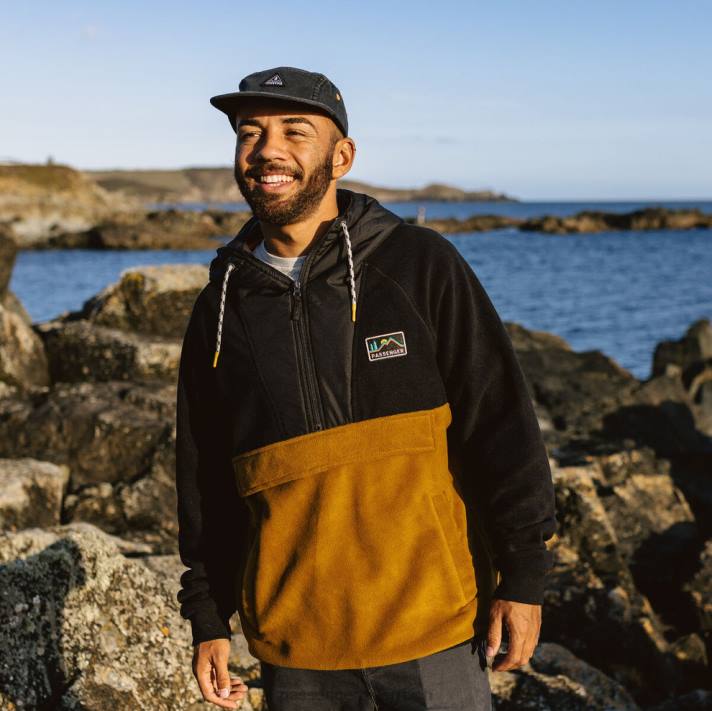 Passenger Männer Woodland-Kapuzenpullover mit 1/2-Reißverschluss aus recyceltem Polarfleece in Schwarz/Goldbraun 0BP253 Kleidung braun