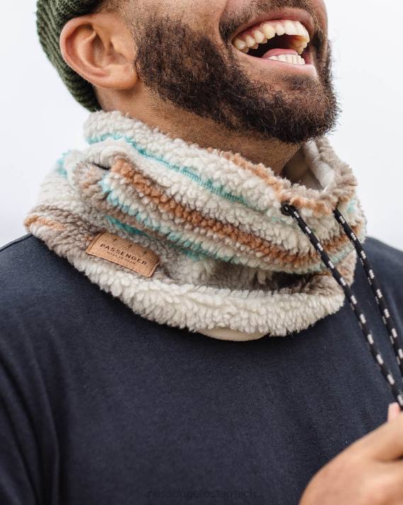 Passenger Männer Warmer Snood aus recyceltem Sherpa-Fleece mit Geomuster in Elfenbeinfarbe 0BP2419 Kopfbedeckung Elfenbein
