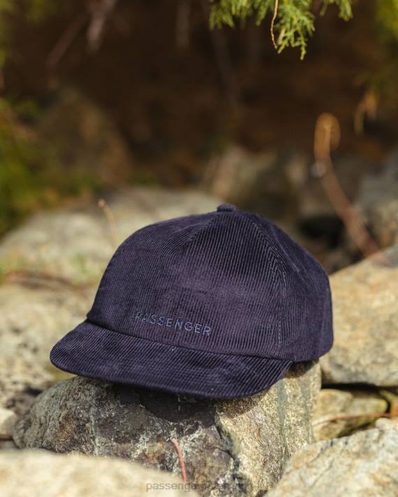 Passenger Männer Byron 5-Panel-Kappe aus recyceltem Cord, sattes Marineblau 0BP2441 Kopfbedeckung Marine