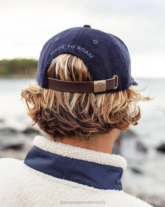 Passenger Männer Byron 5-Panel-Kappe aus recyceltem Cord, sattes Marineblau 0BP2441 Kopfbedeckung Marine