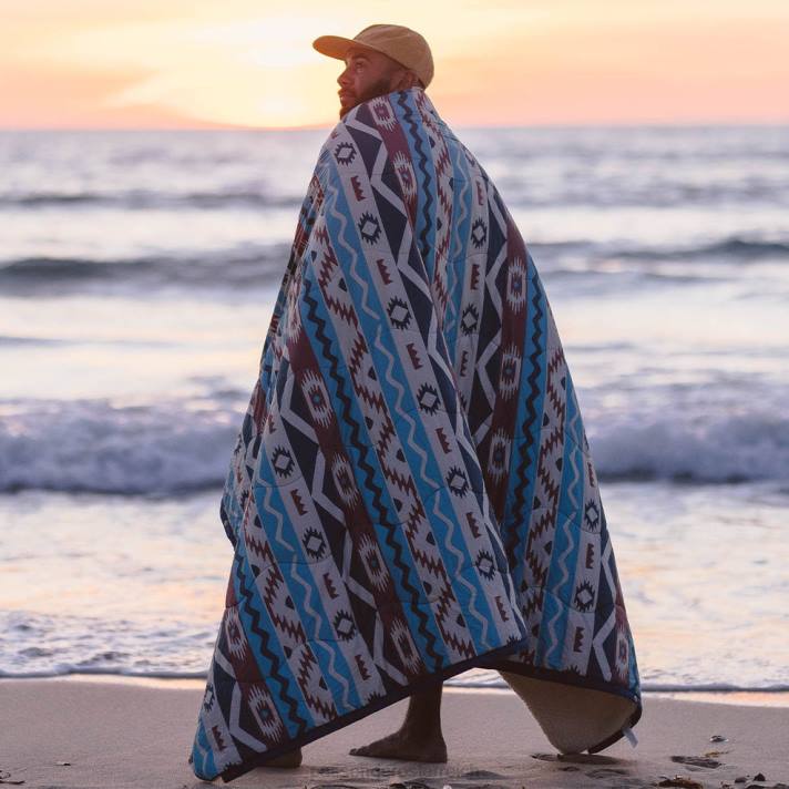 Passenger Männer Nomadic-Decke aus recyceltem Sherpa mit mehreren Geo-Streifen in Koralle 0BP2590 Zubehör multi