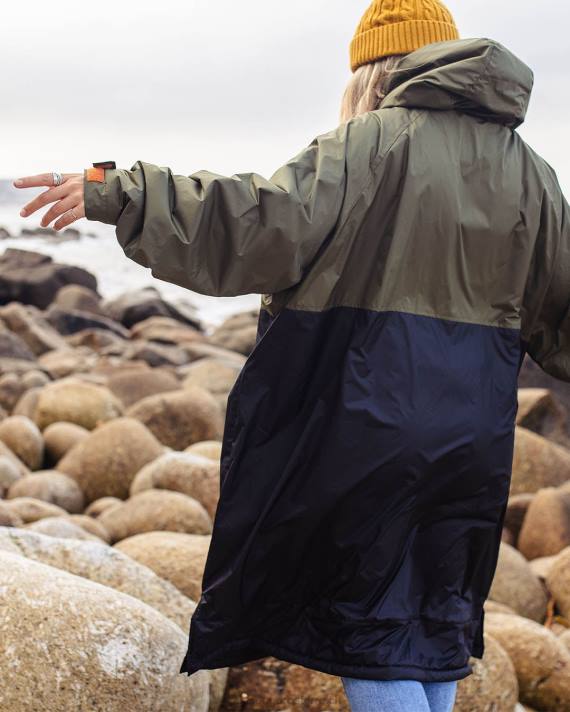 Passenger unisex Roaming Wickelmantel mit recyceltem Sherpa-Futter, Schwarz/Khaki 0BP2607 Kleidung khaki