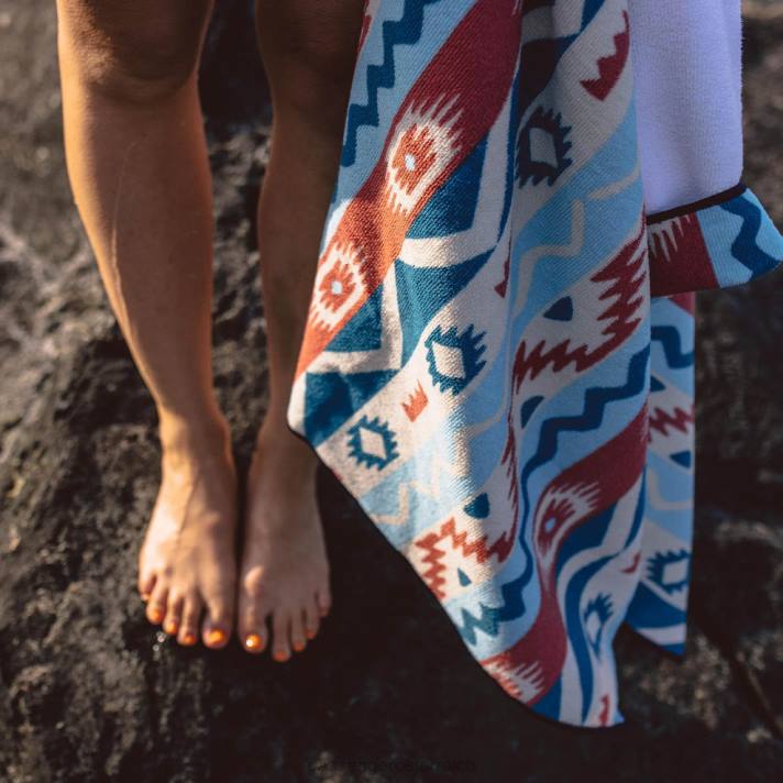 Passenger unisex Portland recyceltes Strandtuch mit mehreren Geo-Streifen in Koralle 0BP2629 Leben im Freien multi